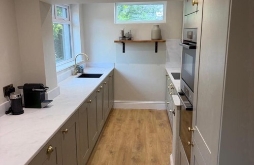 Tewitfield Villa | Wharf Cottage