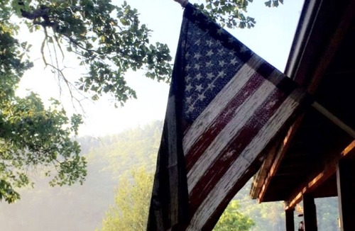 Upper Peachtree Cabin | Whiskey Barrel Lodge -With Mountain VIEWS