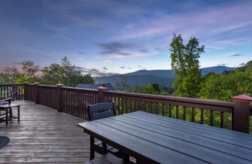 Wolf Laurel House | Whiskey Hills - Newly Remodeled Luxury Cabin with Hot Tub, Incredible Views close to Asheville, walk to Hatley Pointe & Ski!