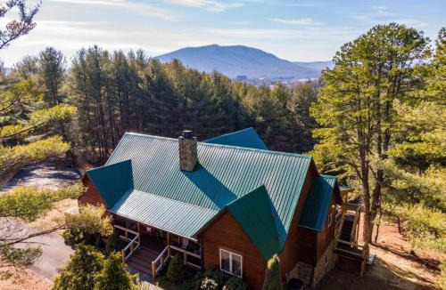 Jefferson House | Whiskey River by The New