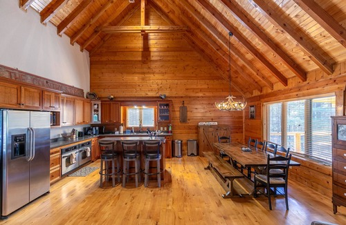 Jefferson House | Whiskey River by the New - hot tub, game room, New River access!