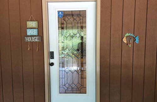 Taylorsville Cottage | Whispering Pines Lakeside Escape. Free Canoe! 3 King beds