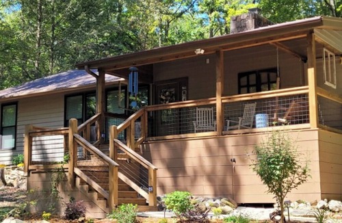 Murphy House | Whispering Oaks Hideaway
