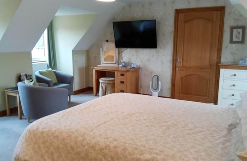 Keal Cotes Bed & Breakfast | White Cottage B&B