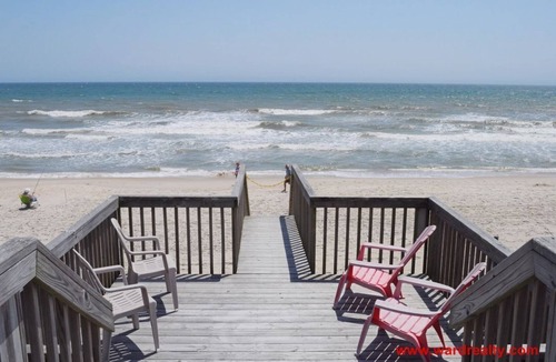 Surf City House | White Pearl - Luxurious, 4 BR Oceanfront Home with Covered Porch & more!