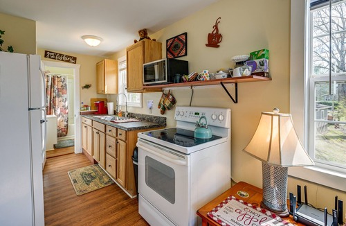 Qualla Cabin | Whittier Vacation Rental Cabin: Pets Welcome!