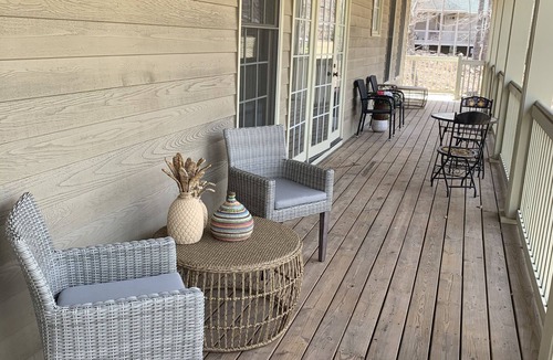 Chapel Hill Cottage | Whole House-Beautiful three bedroom cottage with upper and lower levels.