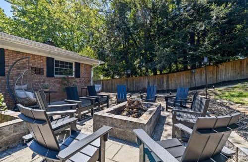 Candler House | Wild West Pool Sportcourt Hot Tub Fire Pit