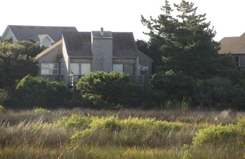 Hatteras House | Will's Hideaway 3 Bedroom Cottage by RedAwning