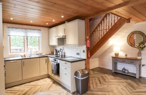 Bridgetown Cabin | Willow in Dolton, Devon. 3 bed