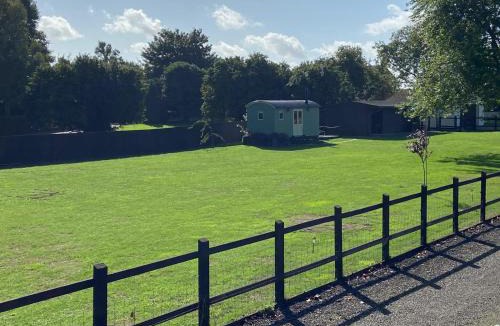 Thistley Green Cabin | Willow Shepherd Hut