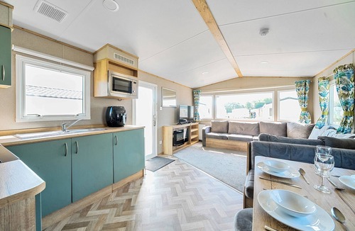 Great Billing Cottage | WILLOWBROOK HIDEAWAY - BILLING AQUADROME in Billing Aquadrome Holiday Park