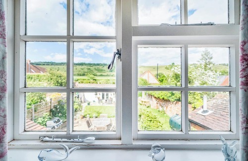 Turville Cottage | Windmill Cottage Sleeps 4 with Enclosed Garden