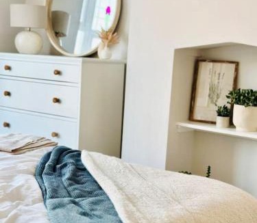Whitley Bay House | Windsor Coastal Retreat Whitley Bay Sleeps 9