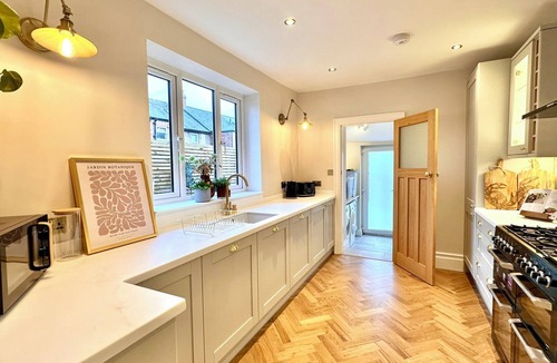 Whitley Bay House | Windsor Luxury Coastal Retreat Whitley Bay Sleeps 9