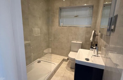 Datchet Villa | Windsor side