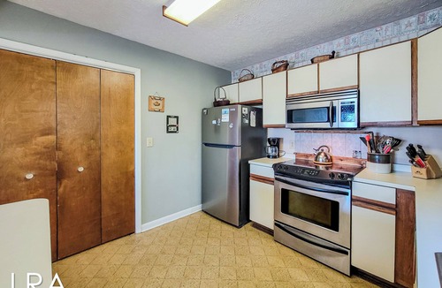 Surf City House | Windward - Ocean Views & Pets Welcome!