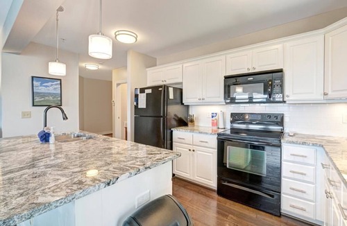 Banner Elk Condo | Wintergreens R1711-Mountain Condo, Mountain View, Gated Resort, Indoor/Outdoor Pools and Hot Tub,.