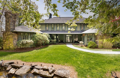 Fairview House | Wintersun. A World Class Private Estate Atop A Mountain 15 min from Asheville