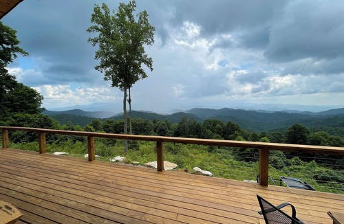 Mars Hill House | WOLF LAUREL AREA ADA Carolina Moon NC COM