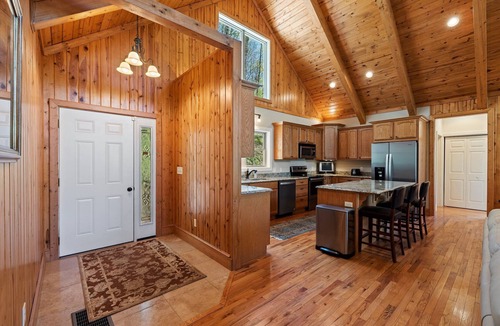 Wolf Laurel Cabin | Wolf Laurel Resort- Country Club-Swim-Tennis-Hike-Ski-Stables-Dine-Gym