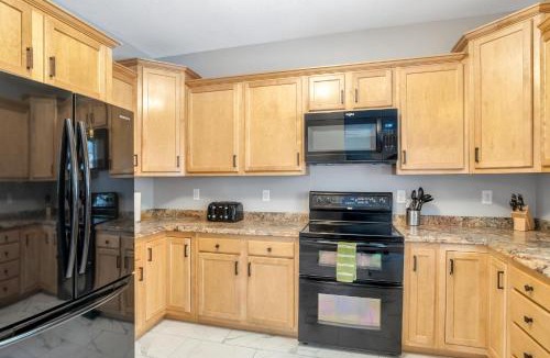 Asheville House | Wonderful Home With Hot Tub 5 Min to Downtown Asheville
