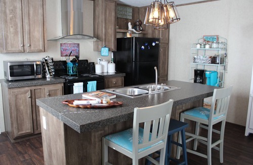 Tranquil Harbour House | Wonderful Relaxing Affordable Island Get-Away