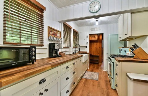 Gerton Cabin | Wooded cabin nestled in a charming and quiet neighborhood. Hiking trails galore!