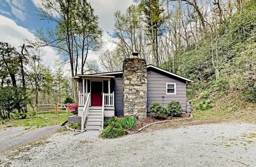 Hendersonville House | Wooded Retreat