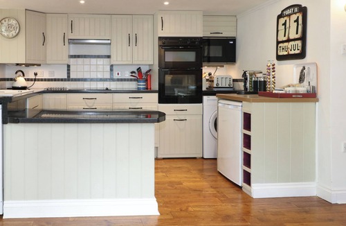 Fontwell Cottage | WOODEND ANNEXE, family friendly, country holiday cottage in Fontwell