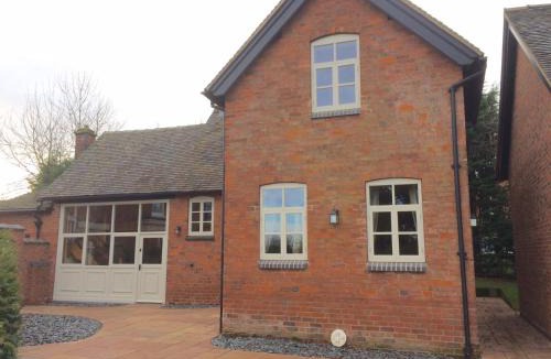 Uttoxeter House | Woodleighton Cottages