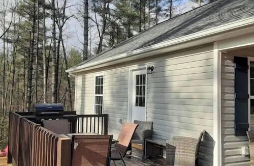 Morganton Cottage | Woodsy cottage next to Lake James