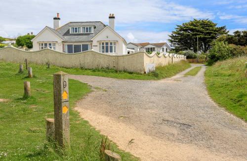 Hope-Cove House | Woolmancliffe