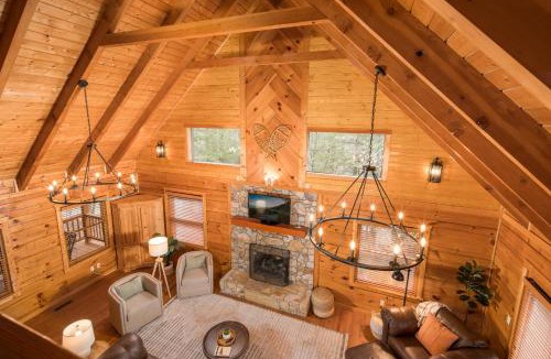 Boone House | Wrap-Around Porch, Hot Tub and Game Room