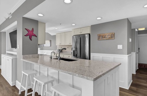 Shell Island Condo | Wrightsville Oceanfront Condo: Pool, Ocean Views, Beach Access