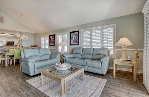 Shell Island Condo | Wrightsville Dunes B-3A - Oceanfront condo with community pool, tennis, beach