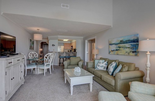 Shell Island Condo | Wrightsville Dunes F-3B - Oceanfront condo with community pool, tennis, beach