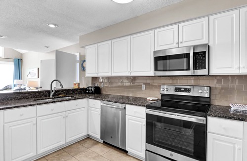 Shell Island Condo | Wrightsville Dunes D-3B - Oceanfront condo with community pool, tennis, beach
