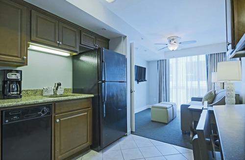 Ash Condo | Wyndham Towers on the Grove | Five 2BR/2BA Suites