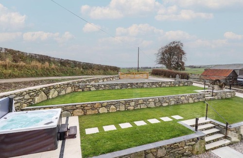 Cwmtirmynach House | Y Côr