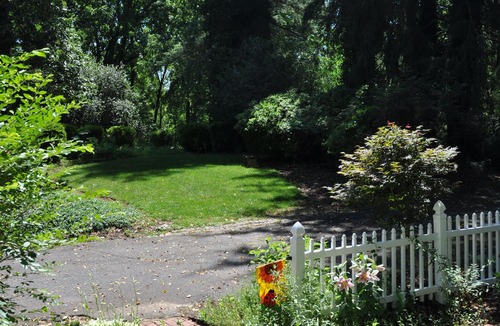 Jonesville Cottage | Yadkin Valley has the same viticulture stamp as NAPA. Canoes and Kayaks!