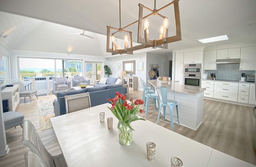 Shell Island House | You may overlook the ocean at Ocean Perch, but don’t overlook the decor!