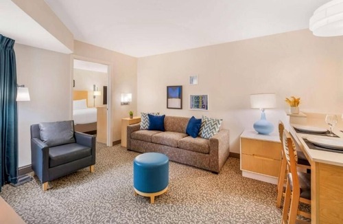 Arrowood Hotel | Your Home Away from Home – 3 Relaxing Suites w/Fully Equipped Kitchen and Pool