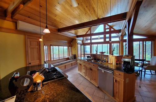 Horse Shoe House | Your mountain escape awaits!