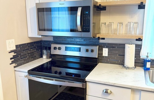 Hickory Apartment | Your Private Country Base | Relax & Reboot-Country Bumpkin