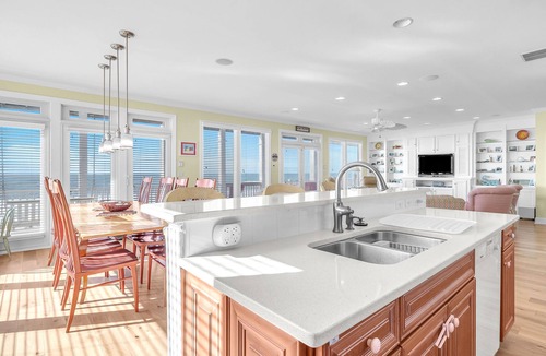 Oak Island House | Z-Scape: 5 Bed/4.5 Bath Oceanfront Home with 2 Family Rooms and Gourmet Kitchen