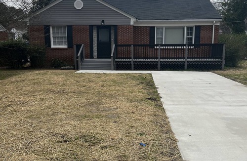 Rocky Mount House | Zuri’s Chateau with Inlaw suite Lazy Ranch