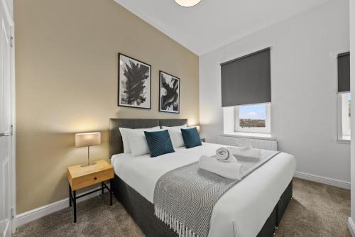 1-Bed Duplex with Sofa Bed in Airdrie Lanarkshire - Long Stays - Free Parking