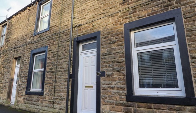 10 Haw Grove, Hellifield. 2bed