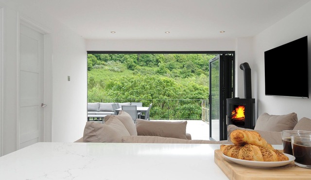 100 Hillside Villas